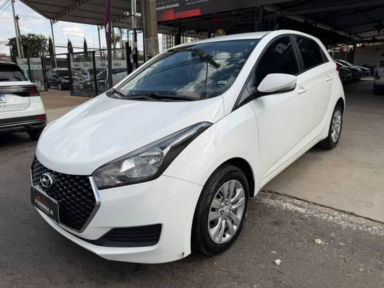 HYUNDAI HB20 1.0 COMFORT PLUS 12V FLEX 4P MANUAL HYUNDAI HB20 1.0 COMFORT PLUS 12V FLEX 4P MANUAL